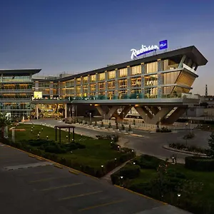 Radisson Blu Convention And Exhibition Center Otel