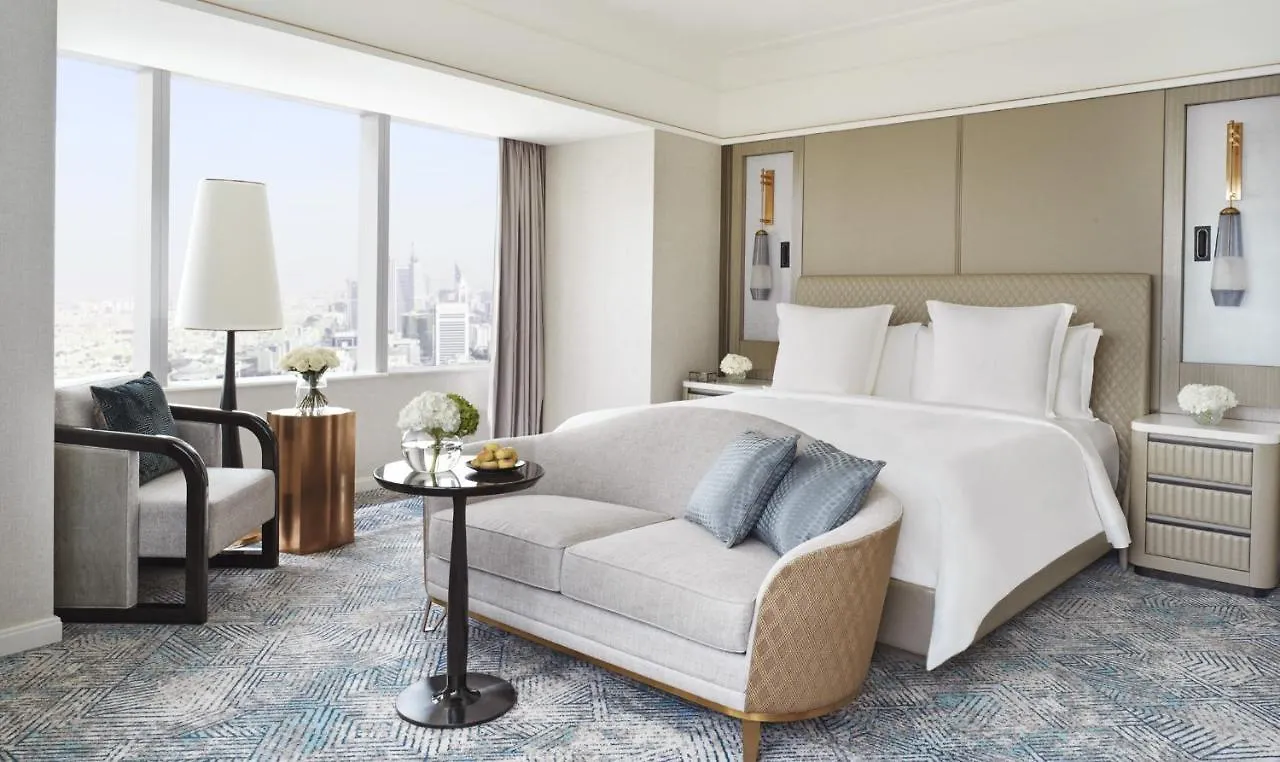 Four Seasons Hotel Riyadh 5*,